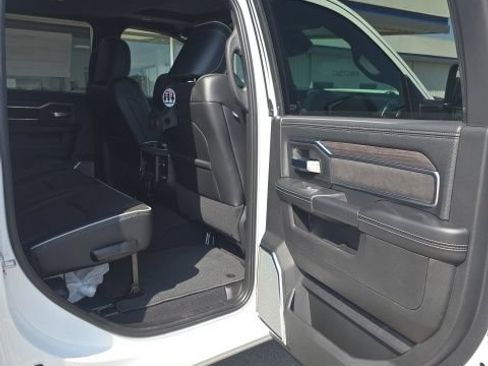 New 2026 RAM 2500 Laramie AWD/4WD image 23