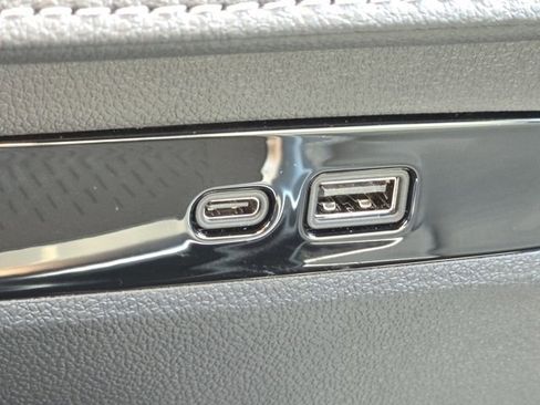 Used 2025 Buick Enclave Sport Touring w/ Power Package image 12