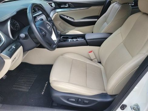 Used 2023 Nissan Maxima SV w/ Floor Mat Group FWD image 3