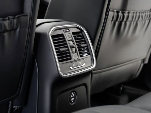 New 2025 Porsche Macan image 25