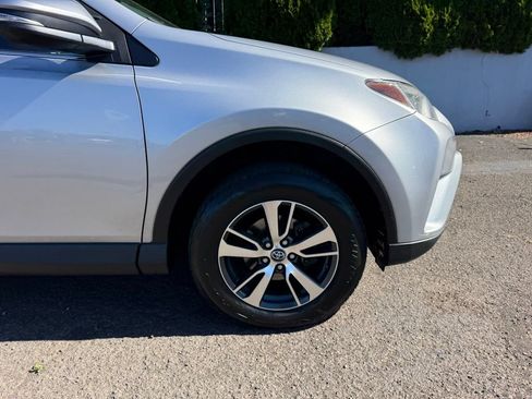 Used 2016 Toyota RAV4 XLE AWD/4WD image 12
