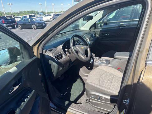 Used 2024 Chevrolet Equinox LT FWD image 7
