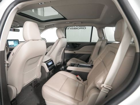 Used 2022 Lincoln Aviator Reserve w/ Equipment Group 201A image 13
