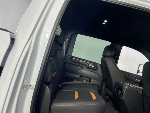 Used 2025 GMC Sierra 2500 AT4 image 33