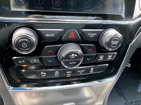 Used 2019 Jeep Grand Cherokee Limited RWD image 23