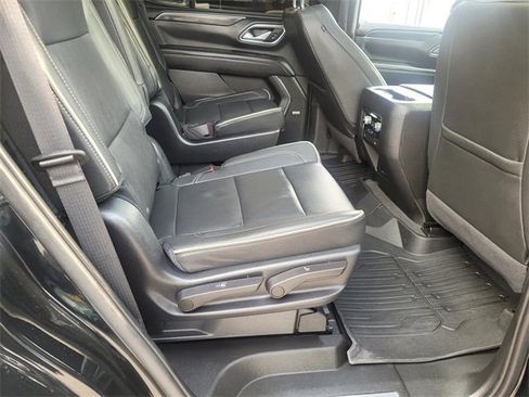 Used 2023 GMC Yukon SLT image 12