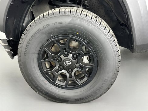 Certified 2022 Toyota Tacoma SR image 29