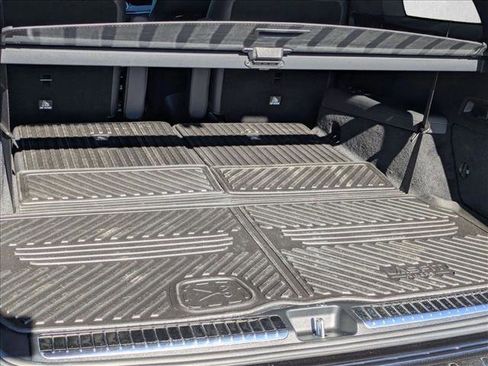 Certified 2026 Mercedes-Benz GLS 580 4MATIC image 6