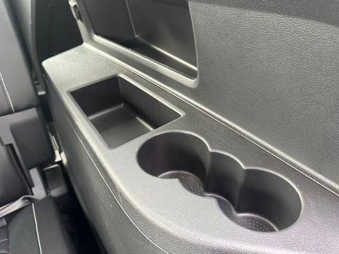 Used 2024 Volkswagen Atlas SE image 26