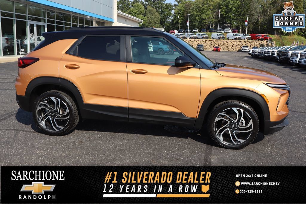 Used 2024 Chevrolet TrailBlazer RS w/ Driver Confidence Package AWD/4WD image 1