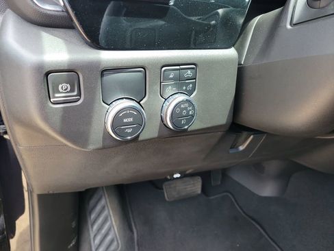 Used 2024 GMC Sierra 1500 SLT RWD image 16