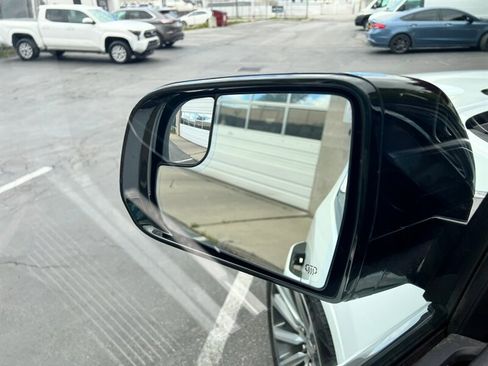 Used 2023 Jeep Grand Wagoneer Series II image 33