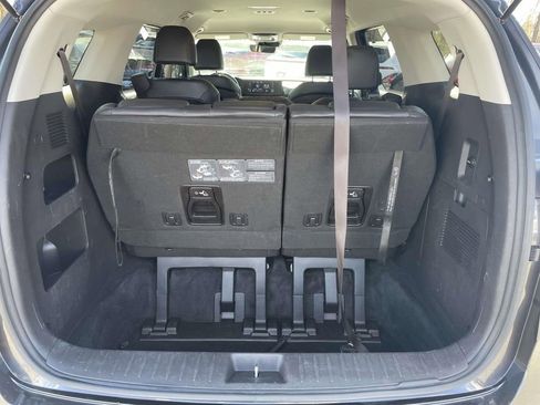 Used 2022 Kia Carnival LX image 8