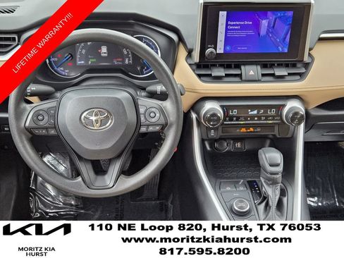 Used 2024 Toyota RAV4 LE AWD/4WD image 10