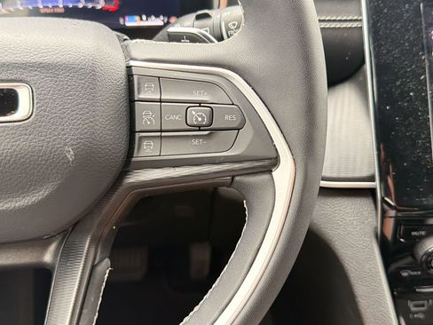 Used 2024 Jeep Grand Cherokee Altitude RWD image 24