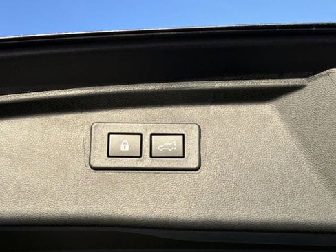 Certified 2025 Subaru Outback Premium image 16