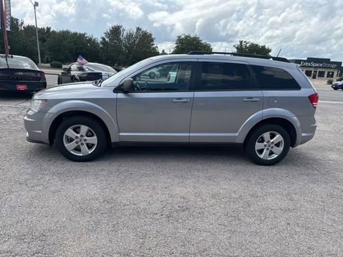Used 2018 Dodge Journey SE w/ Connectivity Group FWD image 1
