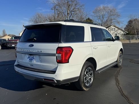 Used 2024 Ford Expedition XLT image 17