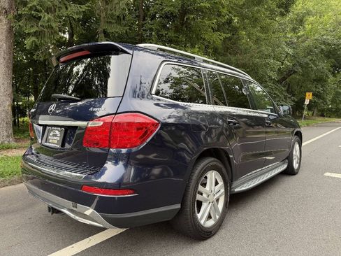 Used 2015 Mercedes-Benz GL 450 4MATIC image 4