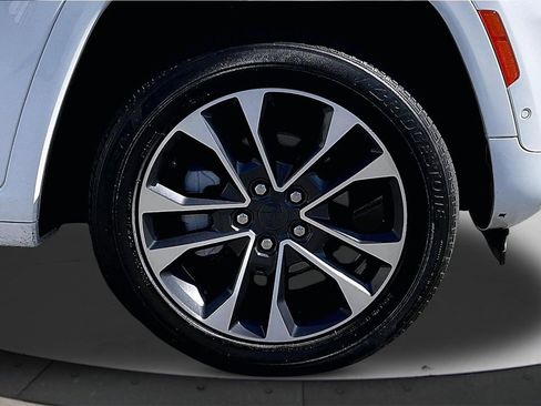 Certified 2023 Jeep Grand Cherokee Overland w/ Luxury Tech Group IV image 36