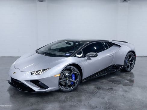 Used 2021 Lamborghini Huracan EVO image 3