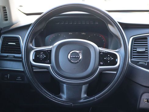 Used 2020 Volvo XC90 T6 Momentum image 18
