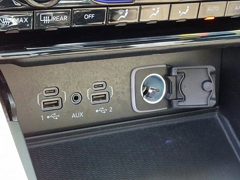 Certified 2023 Jeep Grand Cherokee Limited w/ Luxury Tech Group II AWD/4WD image 26