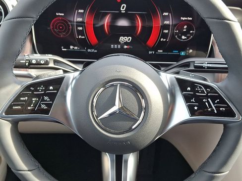 Used 2026 Mercedes-Benz GLC 300 4MATIC image 13