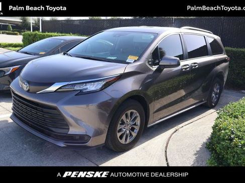 Certified 2023 Toyota Sienna LE FWD image 1