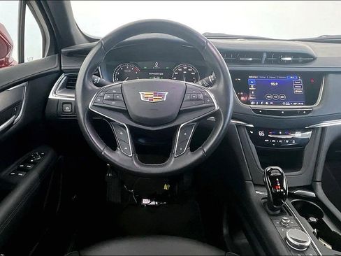 Used 2021 Cadillac XT5 Luxury image 8