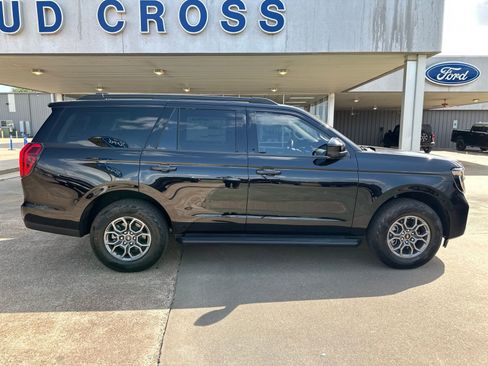 New 2025 Ford Expedition Active image 14