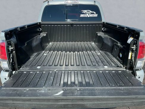 Used 2020 Toyota Tacoma TRD Sport image 18