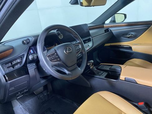 Certified 2022 Lexus ES 350 w/ Premium Package image 12