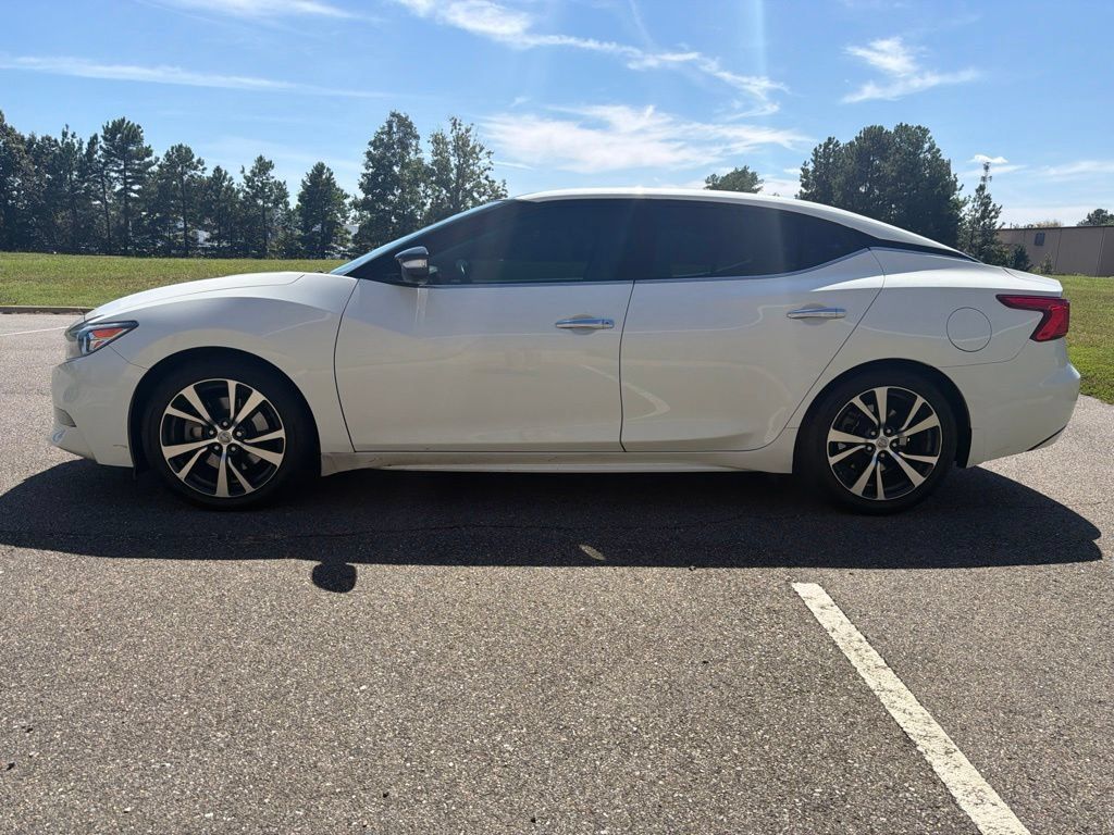 Used 2017 Nissan Maxima Platinum FWD image 4