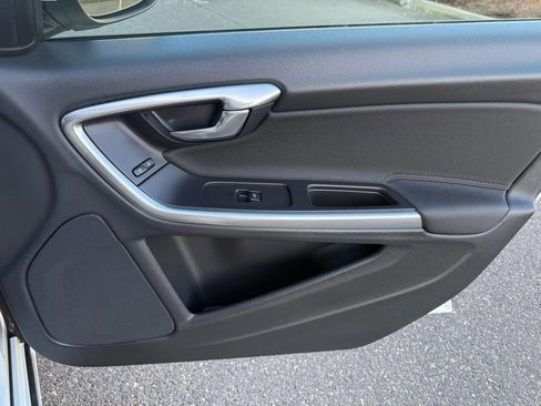 Used 2014 Volvo S60 T5 image 16