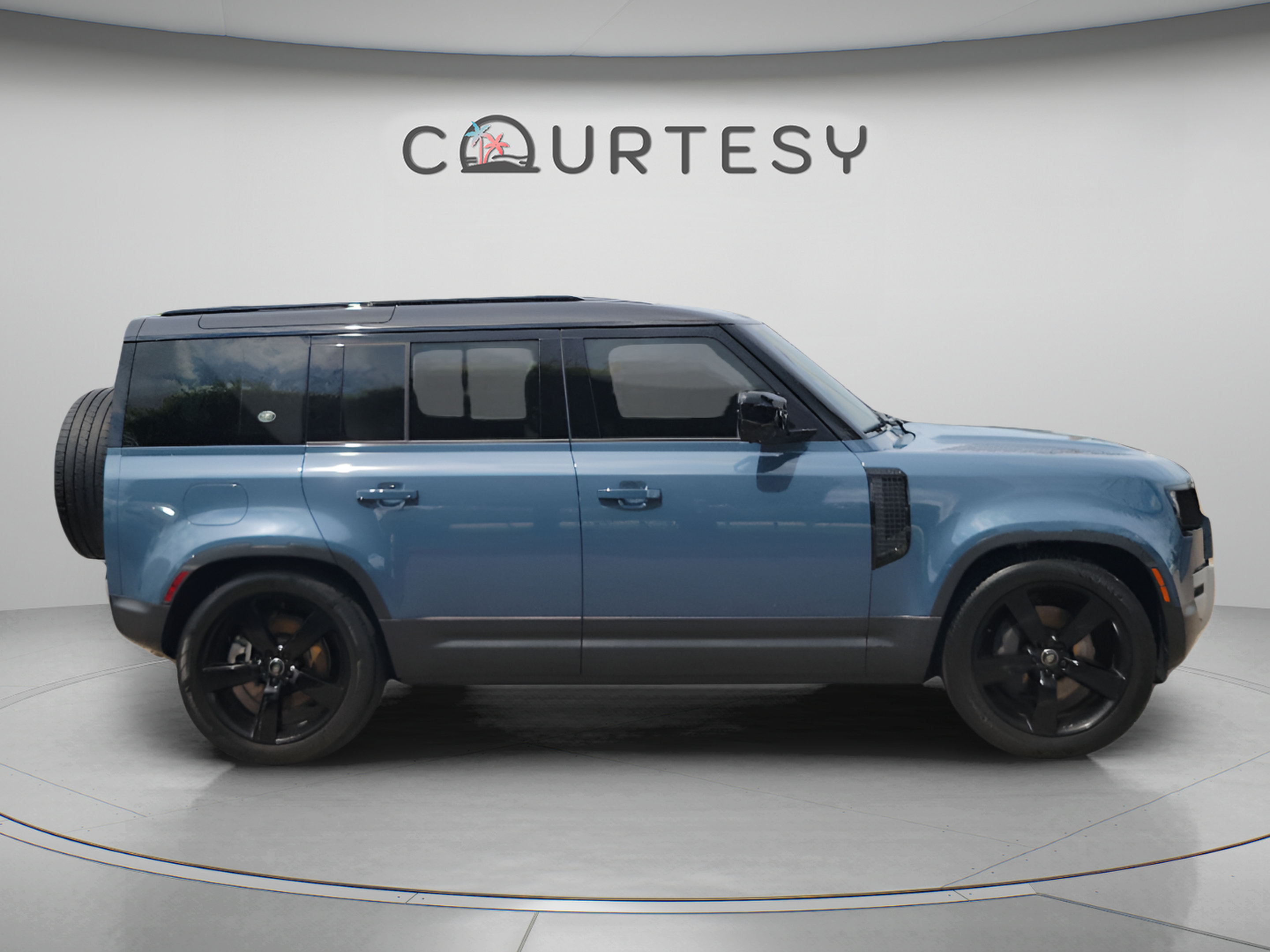 Used 2023 Land Rover Defender 110 S AWD/4WD image 11