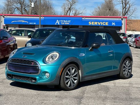 Used 2017 MINI Cooper S image 2