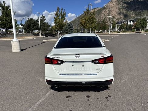 Used 2023 Nissan Altima 2.5 SR w/ SR Premium Package image 4