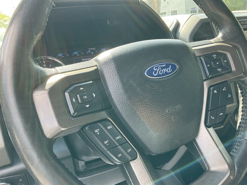Used 2020 Ford Expedition XLT w/ Equipment Group 202A AWD/4WD image 24