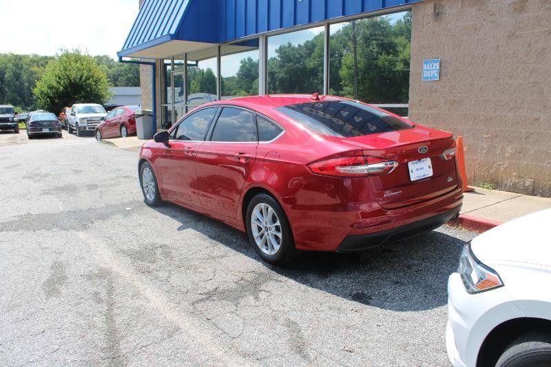 Used 2020 Ford Fusion SE FWD image 4