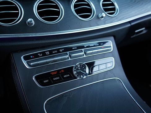 Used 2019 Mercedes-Benz E 300 image 27