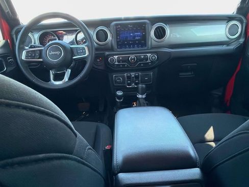 Used 2023 Jeep Gladiator Overland image 15