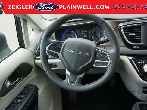 Used 2024 Chrysler Voyager LX FWD image 16