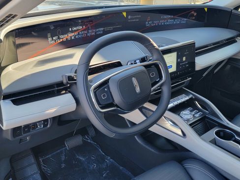 New 2025 Lincoln Nautilus Reserve image 7