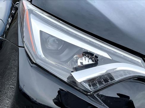 Used 2016 Toyota RAV4 Limited image 27