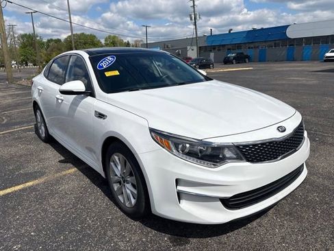 Used 2018 Kia Optima EX w/ Premium Package FWD image 7