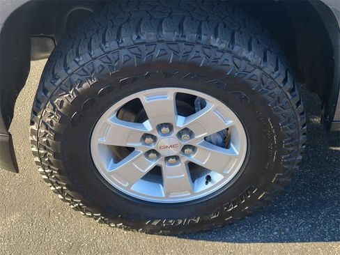 Used 2017 GMC Canyon 2WD Crew Cab w/ Convenience Package image 8