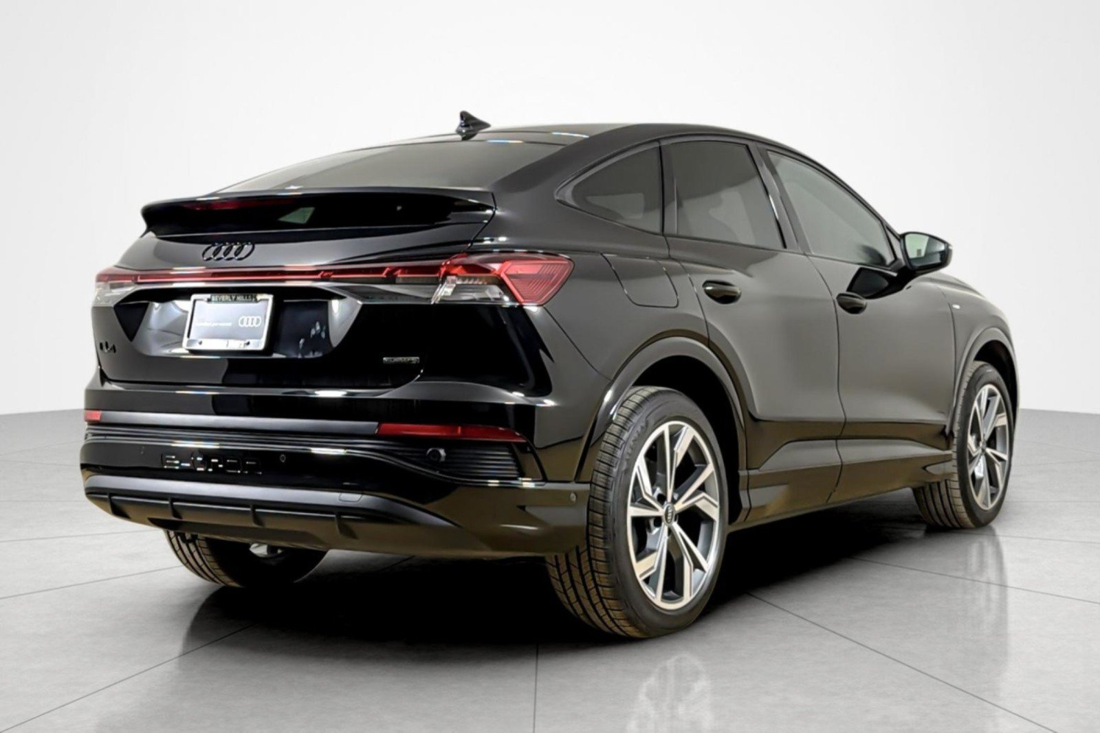 Certified 2023 Audi Q4 e-tron Premium Plus AWD/4WD image 5