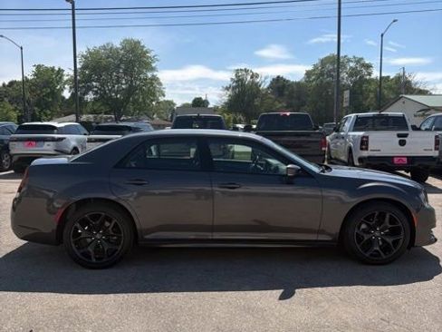 Used 2022 Chrysler 300 Touring L w/ Safetytec Plus Group RWD image 12