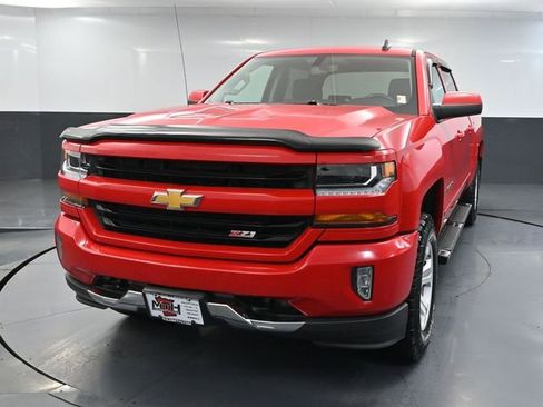 Used 2018 Chevrolet Silverado 1500 LT w/ All Star Edition image 13